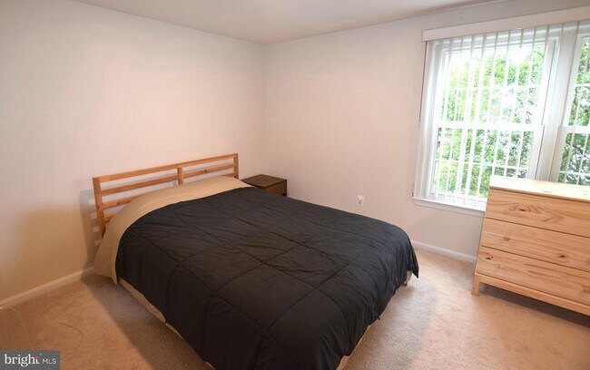 Building Photo - 6560 Lochleigh Ct