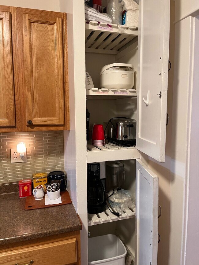 Building Photo - 316 E Colorado Blvd