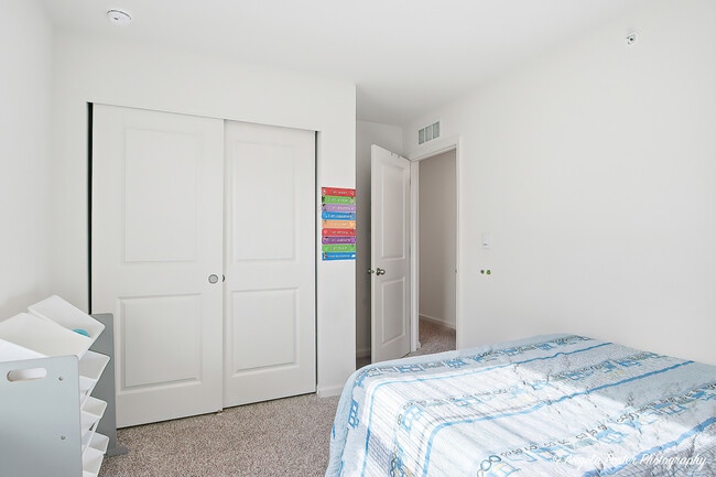 Building Photo - 2117 Yellowstone Blvd