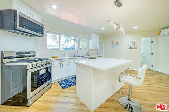 Building Photo - 5631 La Mirada Ave