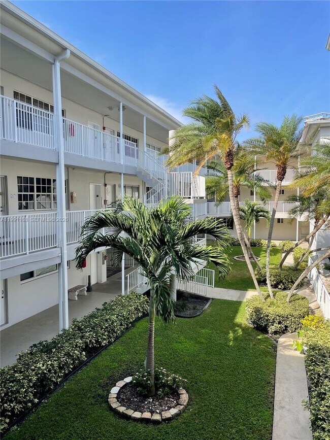 Building Photo - 462 Golden Isles Dr