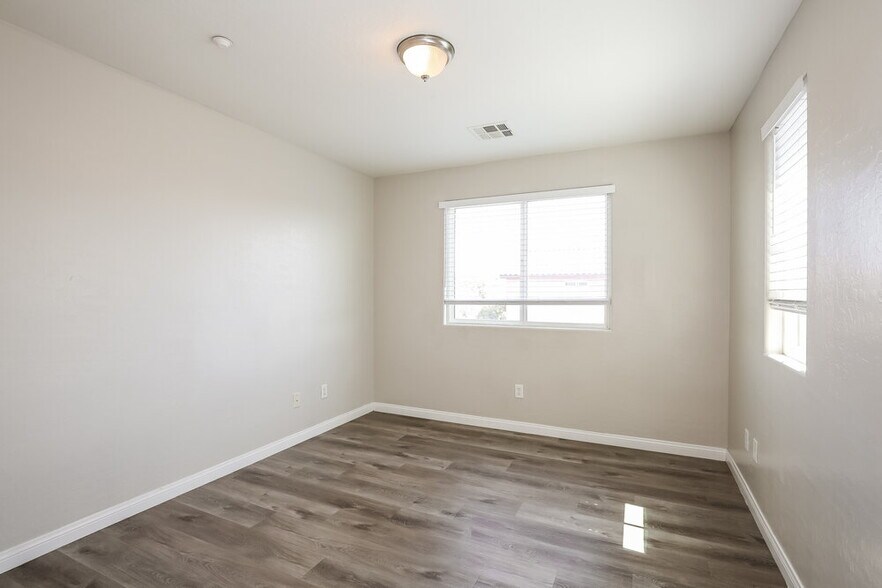 Building Photo - 6204 Joaquin Hills Ct