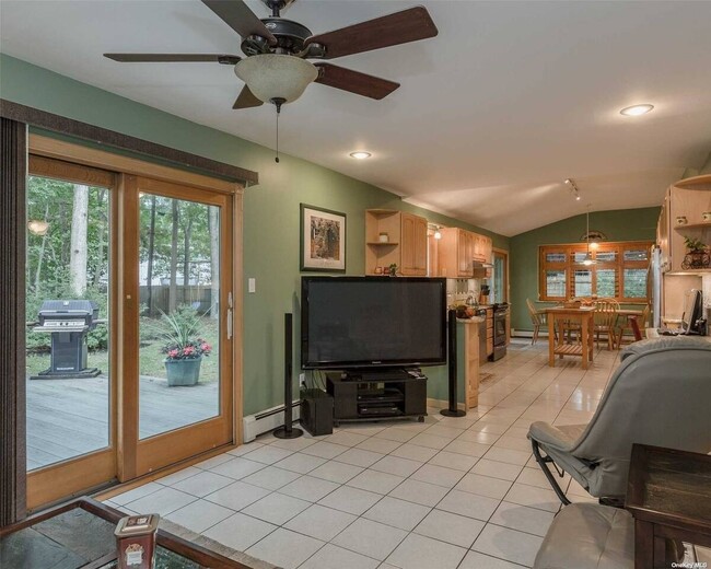 Building Photo - 43 Spencer Ln