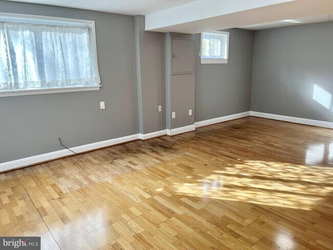Building Photo - 6316 Bren Mar Dr