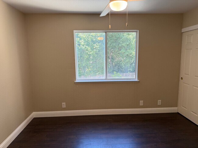 Building Photo - 9223 Camden Lake Way