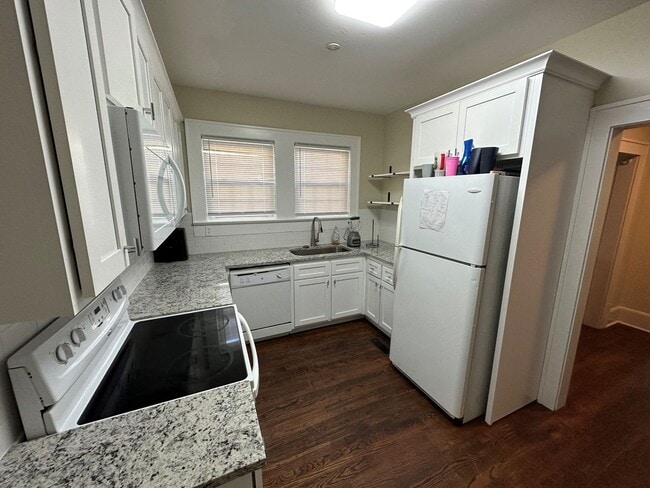 Building Photo - Leasing for Fall 2027