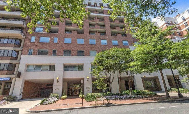 Building Photo - 1230 23rd St NW