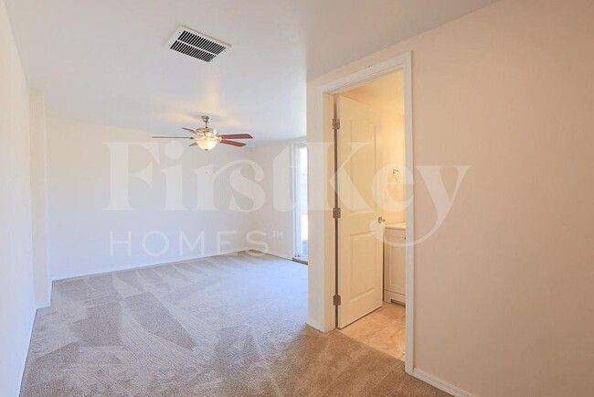 Building Photo - 1124 W Cinnabar Ave