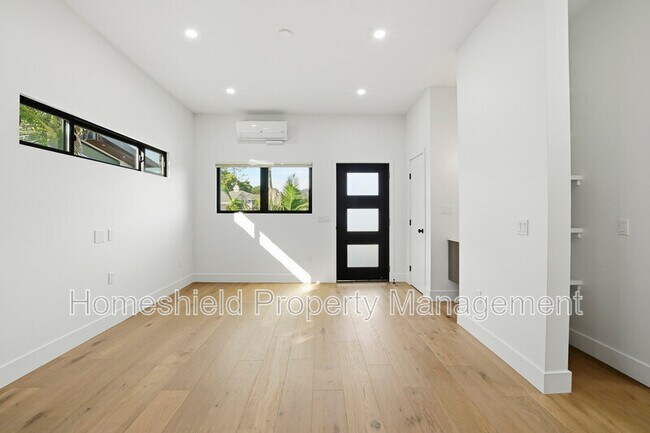 Building Photo - 3704 Wilcox St