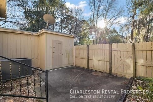 Building Photo - 963 Cottingham Dr