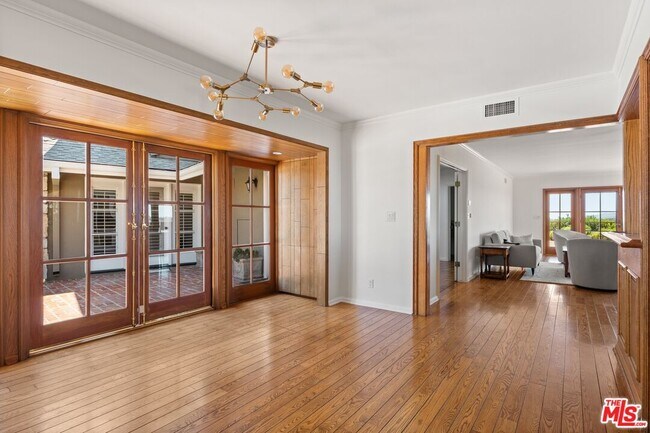 Building Photo - 2317 Kimridge Rd