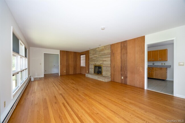 Building Photo - 2108-2110-2110 New Hackensack Rd