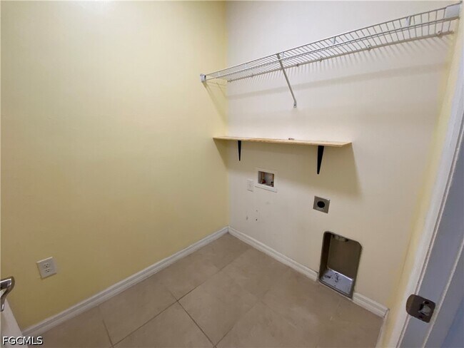 Building Photo - 3425 Cancun Ct