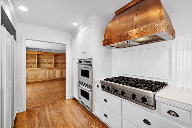 Building Photo - 2612 Lighthouse Ln