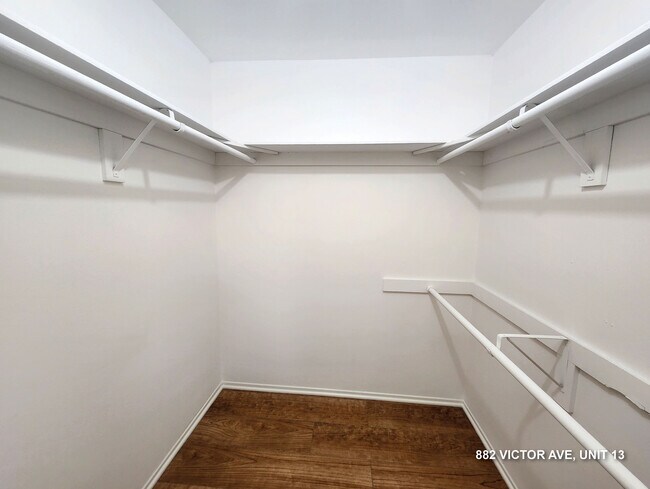 Main bedroom walk-in closet - 882 Victor Ave