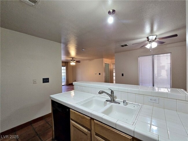 Building Photo - 8452 Boseck Dr