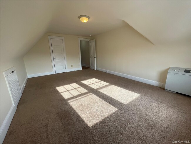 Building Photo - 139 S Broadway