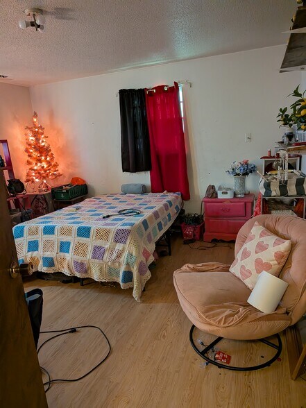 Building Photo - 1659 S Sonora Dr