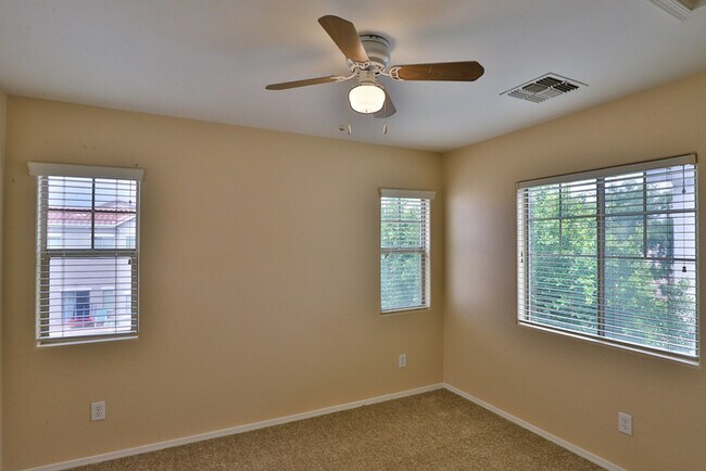 Building Photo - 501 N Citrus Ln
