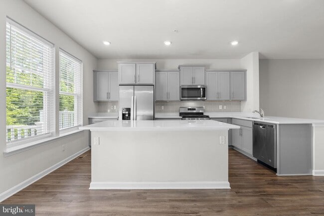 Building Photo - 7980 Patterson Wy