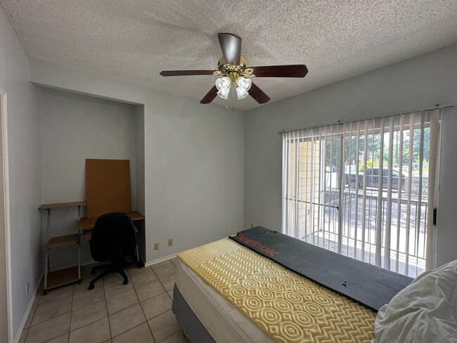 Building Photo - IMMEDIATE MOVE IN - 2 bed 2 bath