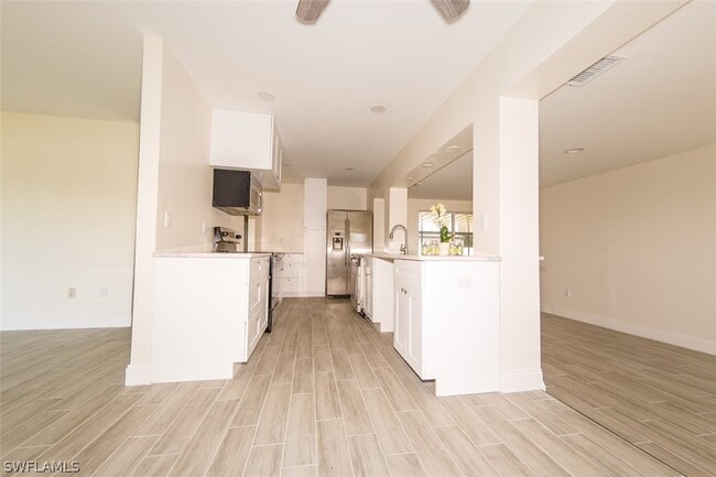 Building Photo - 4330 Deleon St