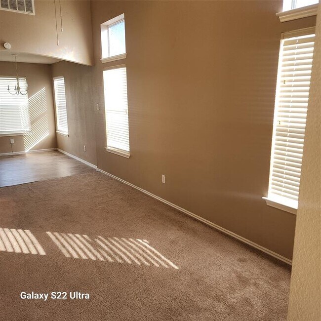 Building Photo - 2341 Bluffstone Dr