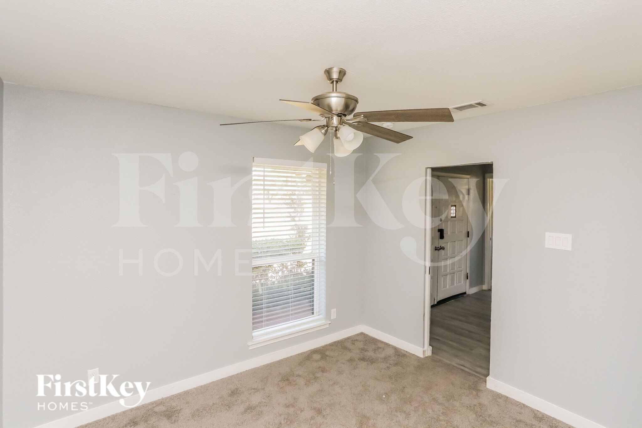 Building Photo - 3208 Kiest Hill Dr