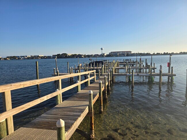 Building Photo - 308 Miracle Strip Pkwy SW