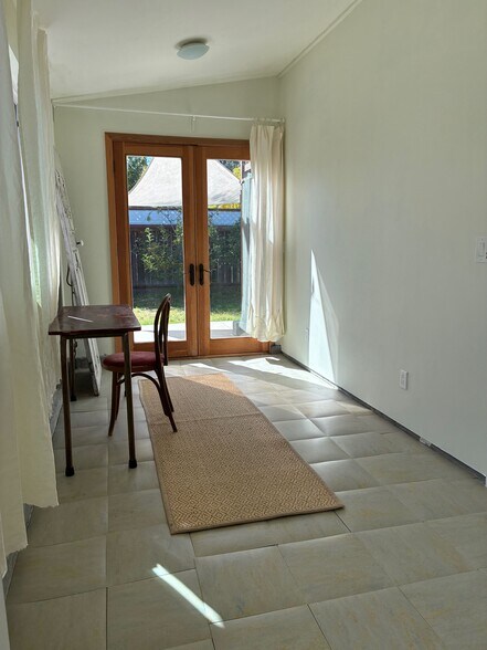 bonus room - 1015 N Branciforte Ave