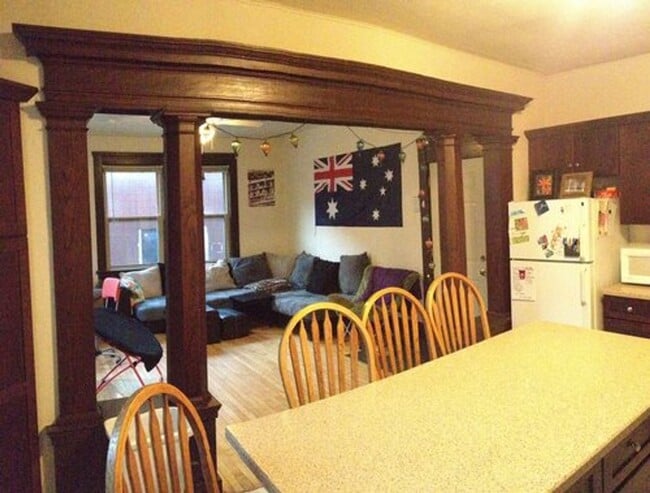 Building Photo - 411 Hawthorne Ct