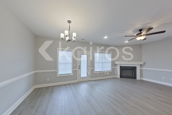 Building Photo - 3705 Oak Leaf Wy