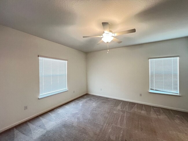 Building Photo - AWESOME 4BD/3BA Home in Ocala!!! Washer and Dryer INCLUDED!