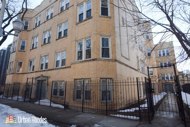 Primary Photo - 1933 W Crystal St