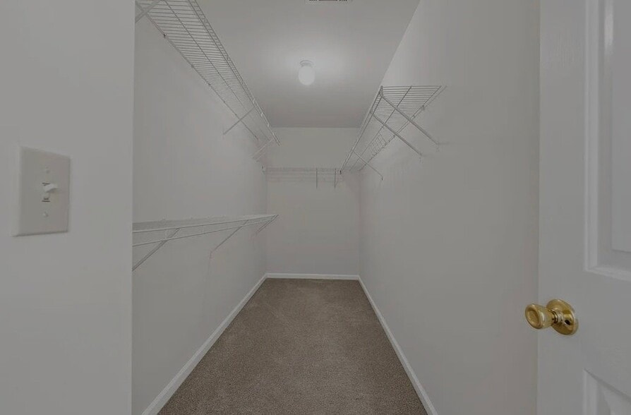 Building Photo - 2734 Winslow Ridge Dr NE