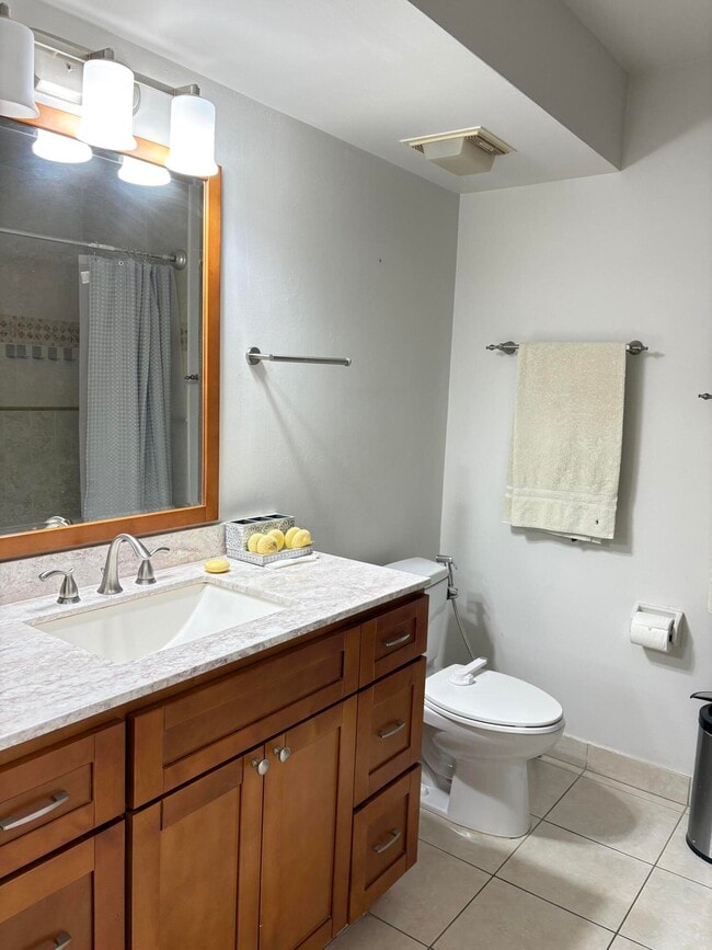 Building Photo - 5631 Coach House Cir