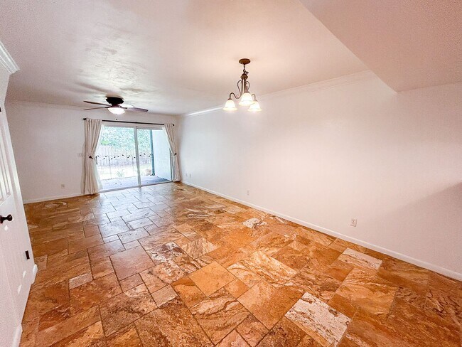 Building Photo - Pickwick Park #805 - Pet Friendly!