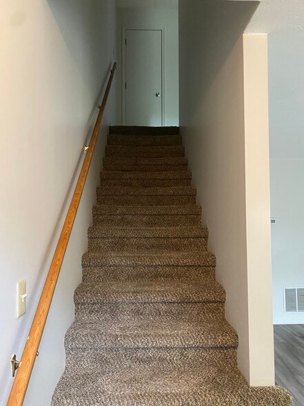 Building Photo - 506 Deer Lick Pl