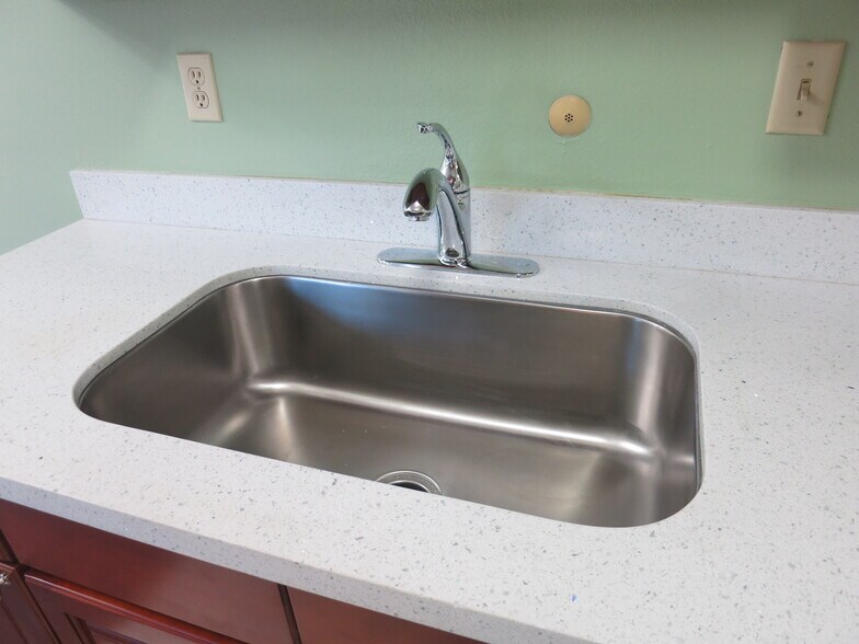 9" Deep Kitchen Sink - 12044 15th Ave NE