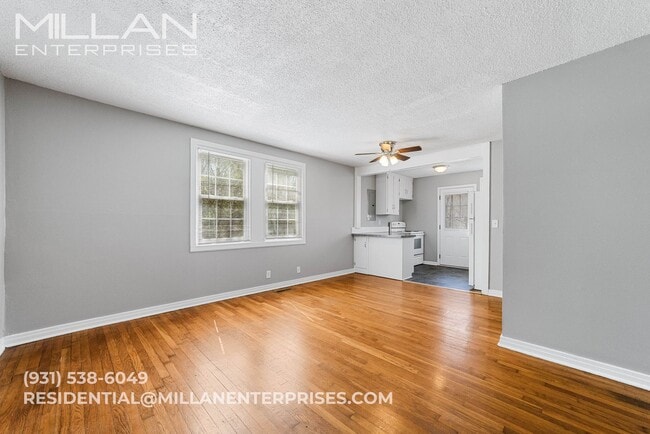 Building Photo - Great Location with Easy Access to Fort Campbell & Downtown