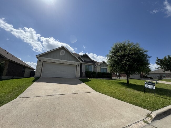 Building Photo - 5611 Markham Dr
