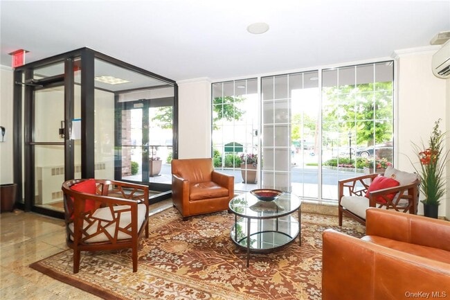 Building Photo - 2 Old Mamaroneck Rd