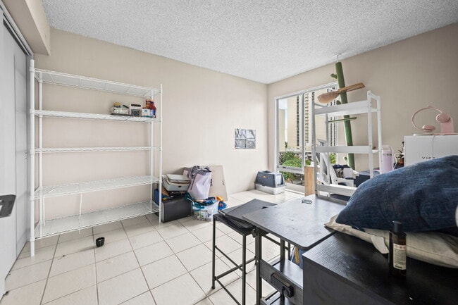 Building Photo - 240 Makee Rd