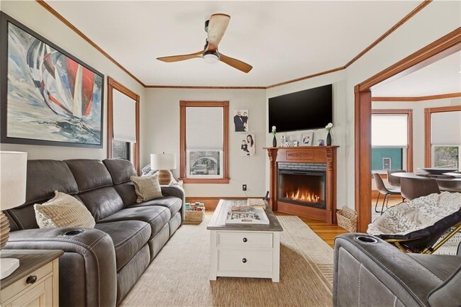 Building Photo - 23 Clinton St