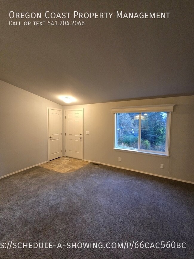 Building Photo - 15 N Hillside Dr