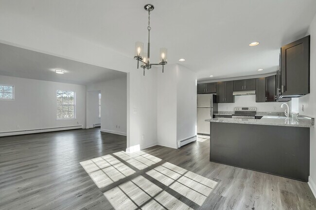 Building Photo - 43 Brewer Rd