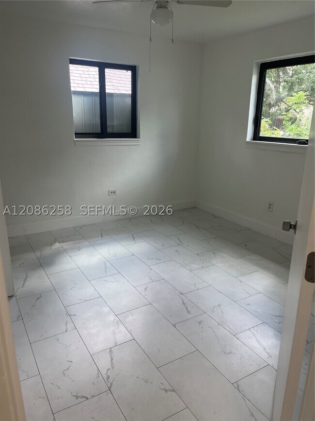 Building Photo - 5700 SW 37th St
