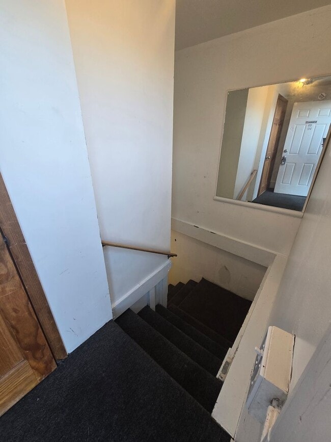 Building Photo - 135 Custer Ave