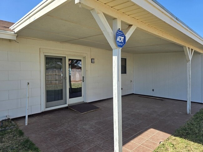 Building Photo - 4904 Locust Ave