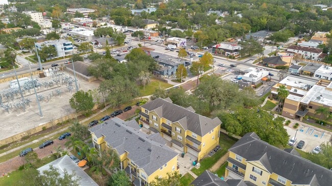 Building Photo - 28 W Esther St